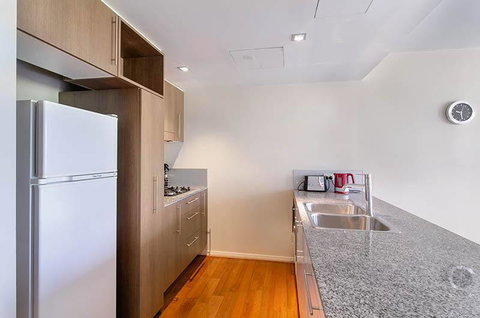 Wyndel Apartments North Sydney - Harbour Watch - Accommodation Yamba 10