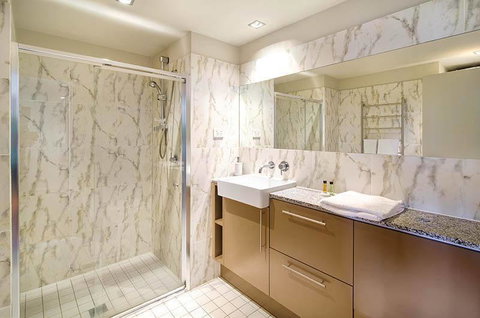 Wyndel Apartments North Sydney - Harbour Watch - Accommodation Yamba 4