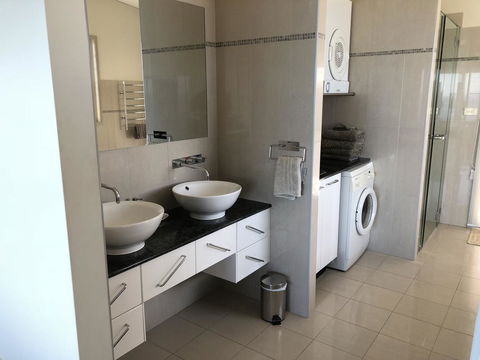 OceanScape Luxury Beachfront Villas - Accommodation Yamba 4