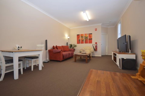 The Old Saddlery - Accommodation Yamba 3