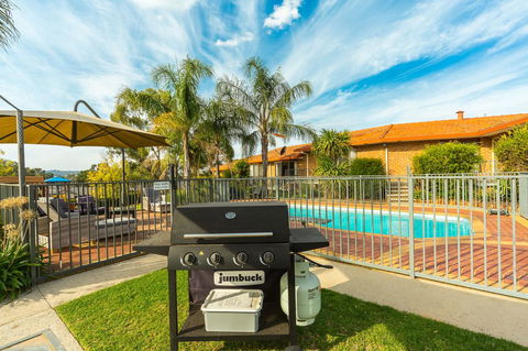 Hume Country Motor Inn - Accommodation Yamba 2