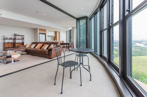 180Â° Water View Three Bedroom (wooden Furniture) - Accommodation Yamba 7