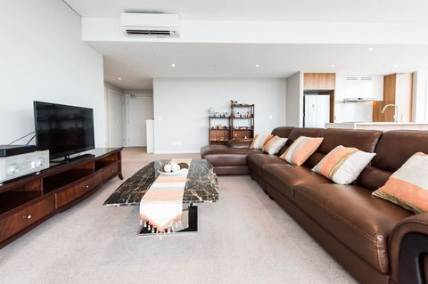 180Â° Water View Three Bedroom (wooden Furniture) - Accommodation Yamba 26