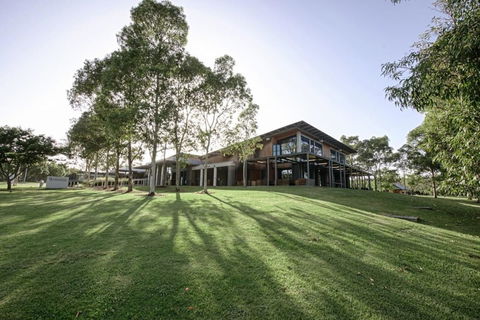 180Â° Water View Three Bedroom (wooden Furniture) - Accommodation Yamba 13