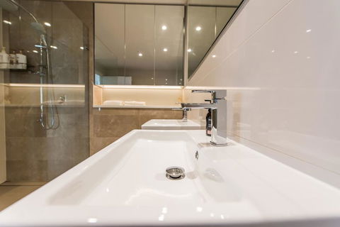 180Â° Water View Three Bedroom (wooden Furniture) - Accommodation Yamba 17