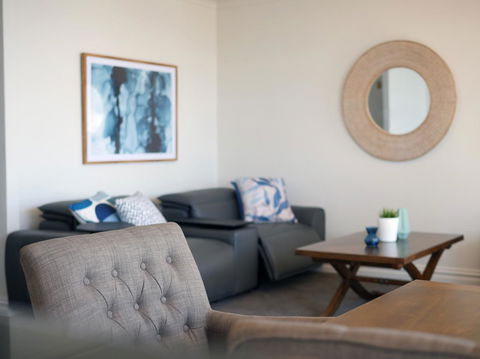 Panoramic Harbour Views And Unbeatable Comfort - Accommodation Yamba 10