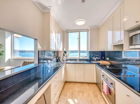 Panoramic Harbour Views And Unbeatable Comfort - Accommodation Yamba 7