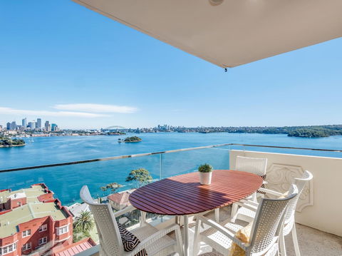 Panoramic Harbour Views And Unbeatable Comfort - Accommodation Yamba 0