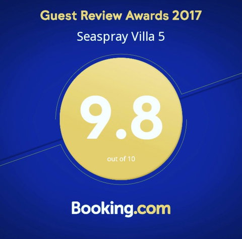 Seaspray Villa 5 - Accommodation Yamba 1