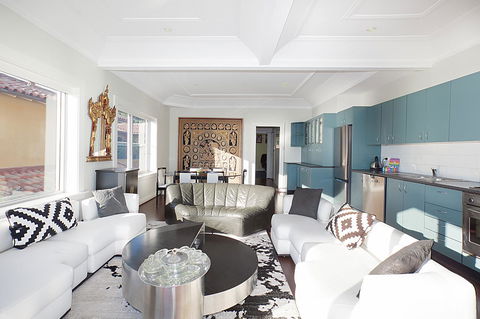 Art Deco Apartment With Breathtaking Water Views - Accommodation Yamba 7