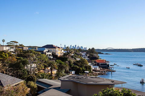 Art Deco Apartment With Breathtaking Water Views - Accommodation Yamba 11