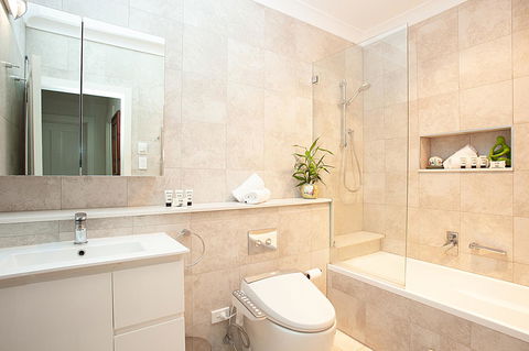 Art Deco Apartment With Breathtaking Water Views - Accommodation Yamba 2
