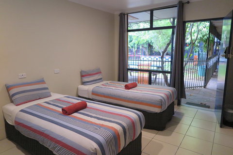 Jump Inn Alice Budget Accommodation - Accommodation Yamba 3