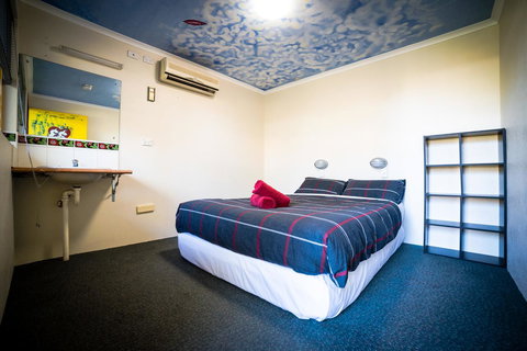 Jump Inn Alice Budget Accommodation - Accommodation Yamba 9