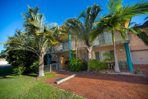 Beaches Serviced Apartments - Accommodation Yamba 1