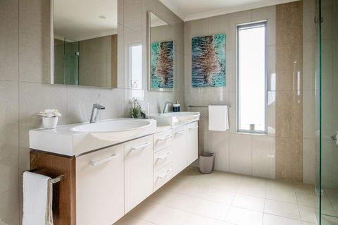 ZEN BY THE WATER - Esplanade Darwin Retreat - Accommodation Yamba 11