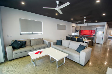 Magnum Serviced Apartments - Accommodation Yamba 5