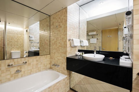 DoubleTree By Hilton Esplanade Darwin - Accommodation Yamba 11