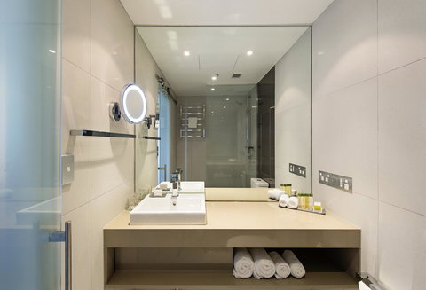 Hilton Garden Inn Darwin - Accommodation Yamba 11