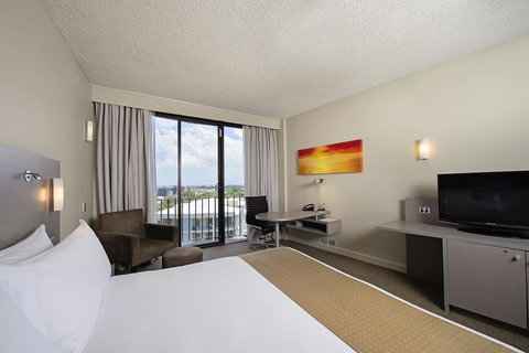 Hilton Garden Inn Darwin - Accommodation Yamba 15