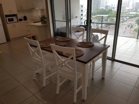 Darwin-Ocean Views, Tropical Getaway, Pool & Aircon - Accommodation Yamba 7