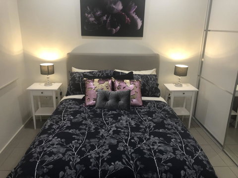 Darwin-Ocean Views, Tropical Getaway, Pool & Aircon - Accommodation Yamba 1