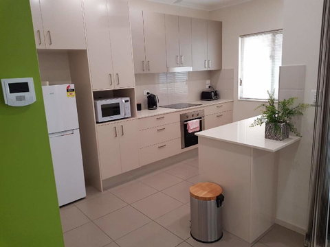 Darwin-Ocean Views, Tropical Getaway, Pool & Aircon - Accommodation Yamba 8