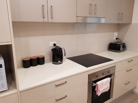 Darwin-Ocean Views, Tropical Getaway, Pool & Aircon - Accommodation Yamba 9