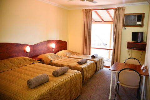 Erldunda Desert Oaks Resort - Accommodation Yamba 37