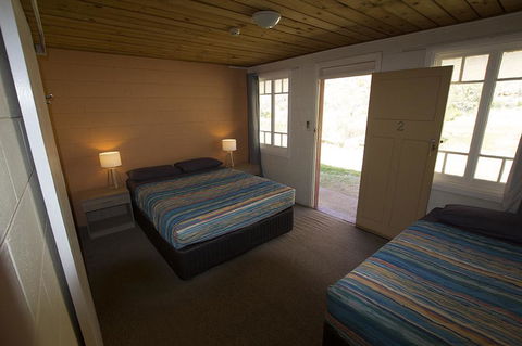 Glen Helen Lodge - Accommodation Yamba 12