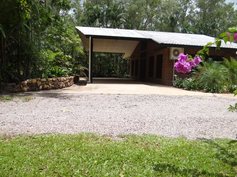 DARWIN'S SHADY ACRES RETREAT - Accommodation Yamba 2