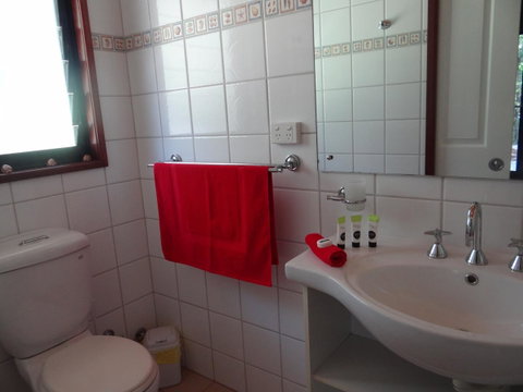 DARWIN'S SHADY ACRES RETREAT - Accommodation Yamba 39