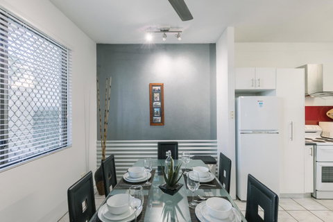 CitySide Apartment - 2 Bedroom With Private Courtyard - Accommodation Yamba 2
