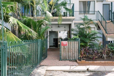 CitySide Apartment - 2 Bedroom With Private Courtyard - Accommodation Yamba 5