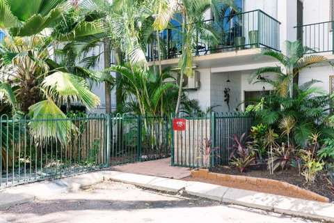 CitySide Apartment - 2 Bedroom With Private Courtyard - Accommodation Yamba 6