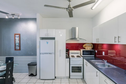 CitySide Apartment - 2 Bedroom With Private Courtyard - Accommodation Yamba 3