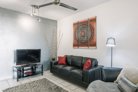 CitySide Apartment - 2 Bedroom With Private Courtyard - Accommodation Yamba 1