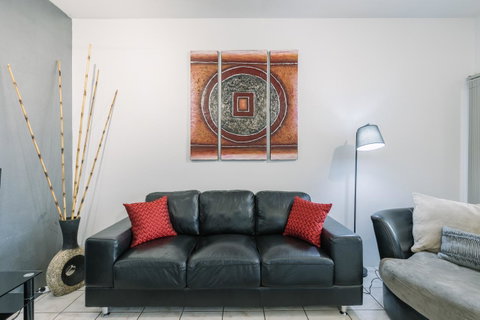 CitySide Apartment - 2 Bedroom With Private Courtyard - Accommodation Yamba 4