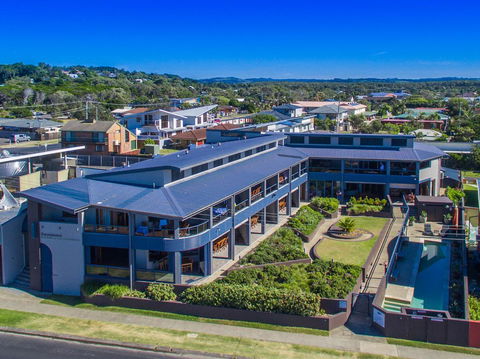 Lennox Holiday Apartments - Accommodation Yamba 0