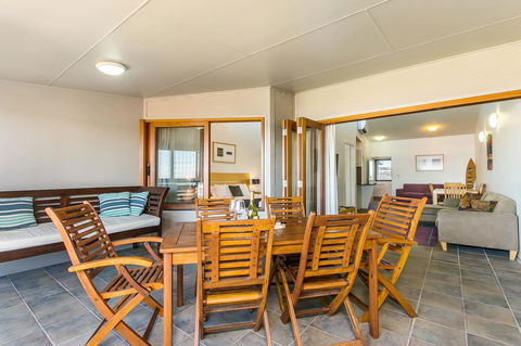 Lennox Holiday Apartments - Accommodation Yamba 33