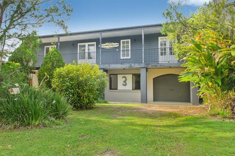 BONNY BEACH HOUSE - Holiday Accomodation With Pool - Accommodation Yamba 0
