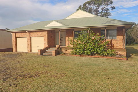 Boomerang - Accommodation Yamba 0