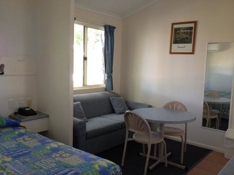 Bottle Tree Gardens Motel - Accommodation Yamba 1