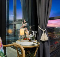 Braddon Penthouse Top Location Netflix WiFi Views - Accommodation Yamba