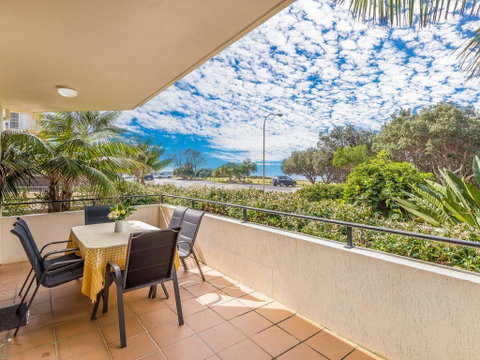 Breakers Block 1 Unit 1- Pool In Complex - Across The Road From The Beach - Accommodation Yamba 3