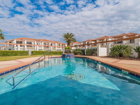 Breakers Block 1 Unit 1- Pool In Complex - Across The Road From The Beach - Accommodation Yamba 1