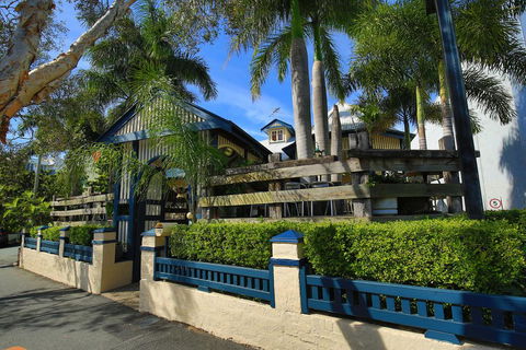 Brisbane Manor - Accommodation Yamba 0