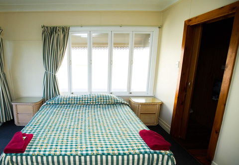 Brisbane Manor - Accommodation Yamba 2