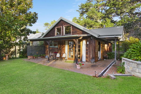 BROWNS COTTAGE - Accommodation Yamba 0