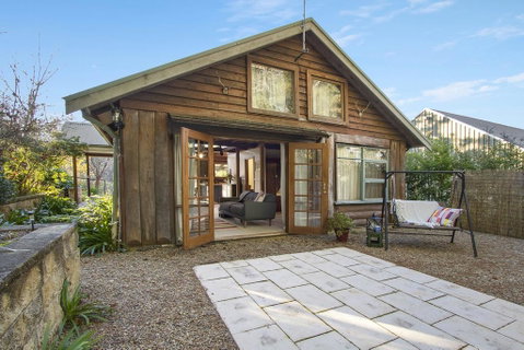 BROWNS COTTAGE - Accommodation Yamba 1